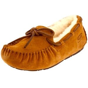 UGG Kids.  Size 4. Dakota Moccasins. Almost New Condition.